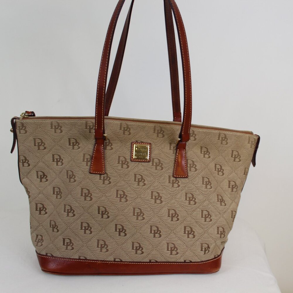 Dooney & Bourke Signature DB Canvas Zip Tote Shoulder Bag Tan‎ Brown Leather